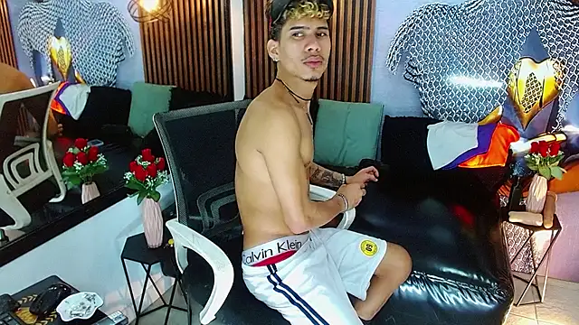 Snapshot of Skinny_cute_Alyer chatting on June 2, 2026, 2:11 am Skinny cute Alyer online show from June 2, 2026, 2:11 am