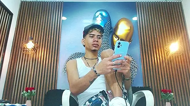Skinny cute Alyer online show from June 6, 2026, 2:17 am
