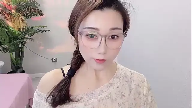 Yunxi- online show from May 3, 2026, 3:33 am
