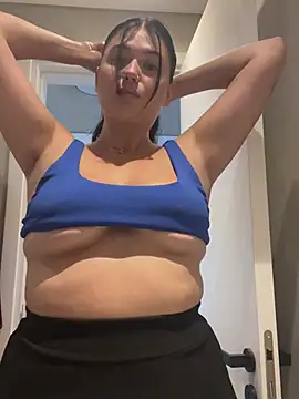 Snapshot of KimberlyBlueOfficial chatting on June 1, 2026, 8:47 am KimberlyBlueOfficial online show from June 1, 2026, 8:47 am