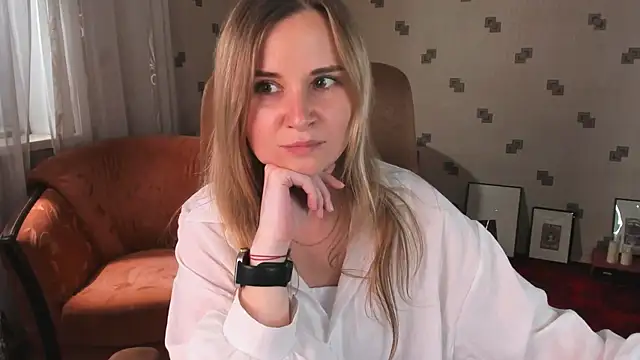 MiaSparkes online show from July 6, 2026, 12:23 pm