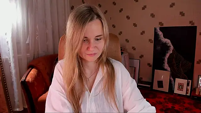 MiaSparkes online show from June 22, 2026, 11:18 am