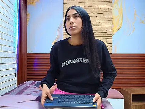 Snapshot of mellaniemonroe303av chatting on April 12, 2026, 12:08 pm mellaniemonroe303av online show from April 12, 2026, 12:08 pm