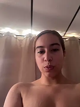 Snapshot of Aitana_Lux chatting on April 14, 2026, 7:08 pm Aitana Lux online show from April 14, 2026, 7:08 pm