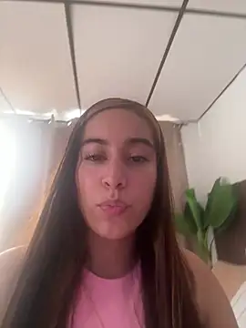 Snapshot of Aitana_Lux chatting on April 13, 2026, 7:07 pm Aitana Lux online show from April 13, 2026, 7:07 pm