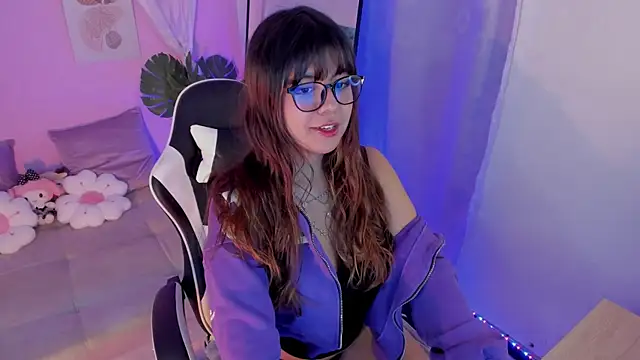 Snapshot of honey_m00n chatting on June 12, 2026, 7:11 pm honey m00n online show from June 12, 2026, 7:11 pm
