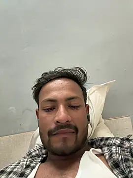 newdelhiBOY  online show from April 17, 2026, 7:44 am