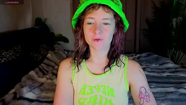 Ricki Bloom online show from July 15, 2026, 1:12 am