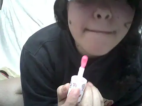 violettfram online show from April 13, 2026, 3:54 am