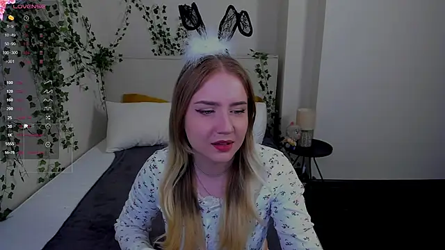 Liacandy  online show from June 22, 2026, 1:55 am