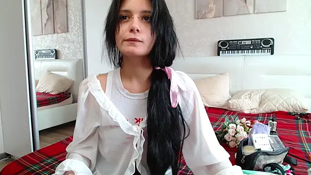 Snapshot of The_Slutty_Fox chatting on June 25, 2026, 7:57 am The Slutty Fox online show from June 25, 2026, 7:57 am