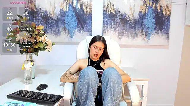 madydoll  online show from June 16, 2026, 9:04 pm