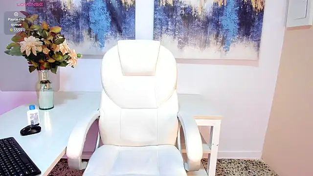 madydoll  online show from June 19, 2026, 8:58 pm