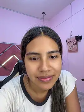 Kimmiebellarie online show from April 17, 2026, 12:19 pm