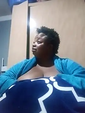 Snapshot of SweetBelly1 chatting on April 28, 2026, 5:39 pm SweetBelly1 online show from April 28, 2026, 5:39 pm