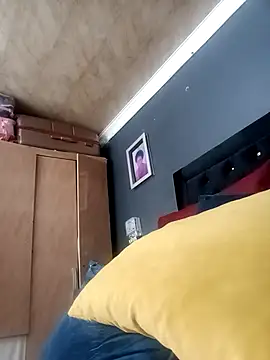 SweetBelly1 online show from April 17, 2026, 7:44 am