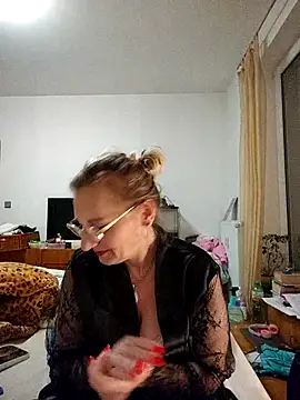 Snapshot of Blond_lady_czech chatting on April 23, 2026, 8:21 pm Blond lady czech online show from April 23, 2026, 8:21 pm