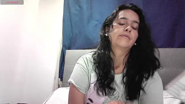 Snapshot of Estefany-magic chatting on July 22, 2026, 1:35 pm Estefany-magic online show from July 22, 2026, 1:35 pm