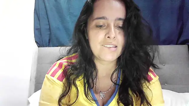 Snapshot of Estefany-magic chatting on July 4, 2026, 3:57 am Estefany-magic online show from July 4, 2026, 3:57 am
