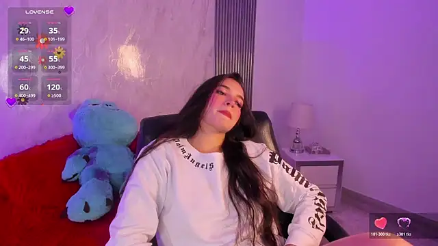 IsabellaDubois  online show from April 17, 2026, 12:41 pm