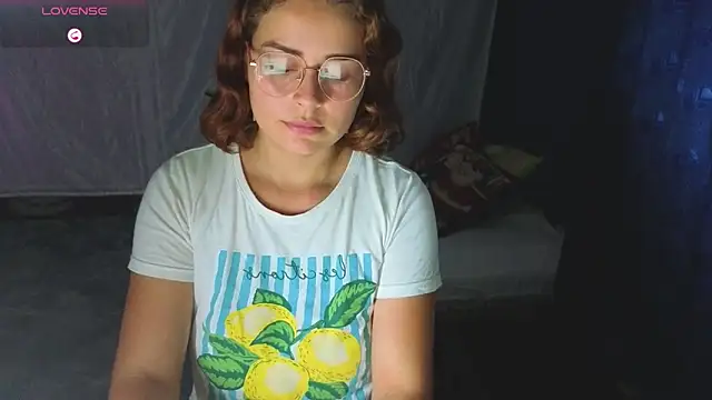 Snapshot of sweetdia_b chatting on June 15, 2026, 6:40 pm sweetdia b online show from June 15, 2026, 6:40 pm