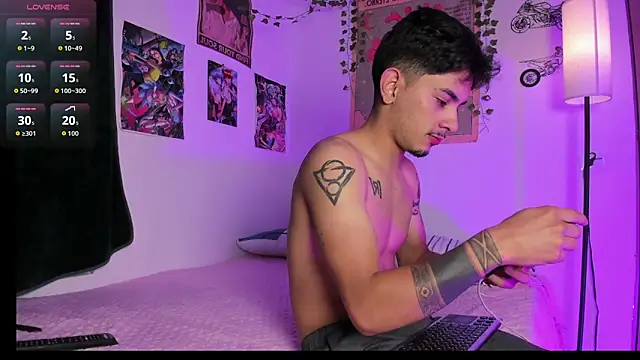 Snapshot of JaxJinx chatting on April 27, 2026, 1:58 am JaxJinx online show from April 27, 2026, 1:58 am