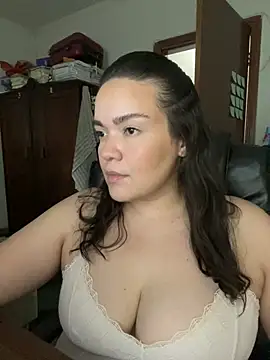 dayanestephany1 online show from April 16, 2026, 11:18 pm