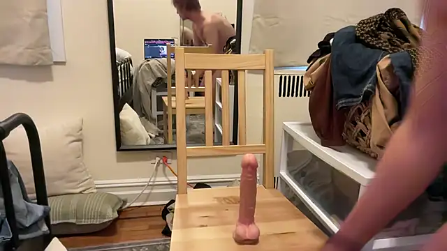 tinyterrors online show from April 30, 2026, 1:40 pm