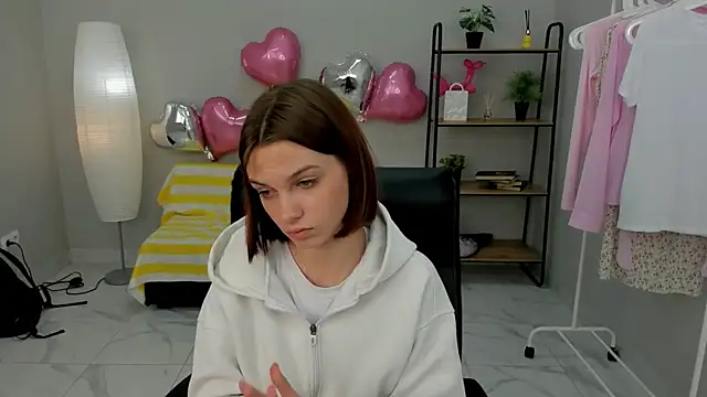 Snapshot of Rita_Menos chatting on April 13, 2026, 1:37 pm Rita Menos online show from April 13, 2026, 1:37 pm