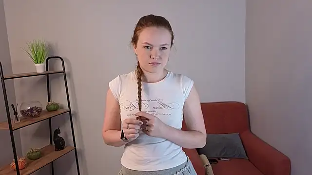 Snapshot of Kira_Lemos chatting on June 12, 2026, 10:02 am Kira Lemos online show from June 12, 2026, 10:02 am