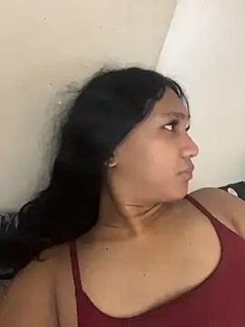 slutty aki online show from June 19, 2026, 1:44 am