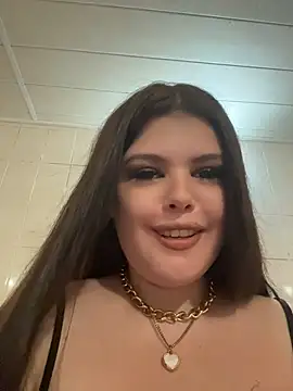 Snapshot of AmeliaBronze chatting on July 7, 2026, 6:47 am AmeliaBronze online show from July 7, 2026, 6:47 am