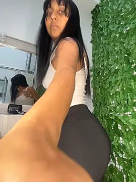 Snapshot of MELIZ_QUEEN chatting on June 1, 2026, 11:32 am MELIZ QUEEN online show from June 1, 2026, 11:32 am
