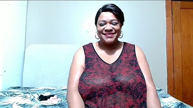 Snapshot of BUSTYQUEEN56_ chatting on July 10, 2026, 8:47 am BUSTYQUEEN56 online show from July 10, 2026, 8:47 am
