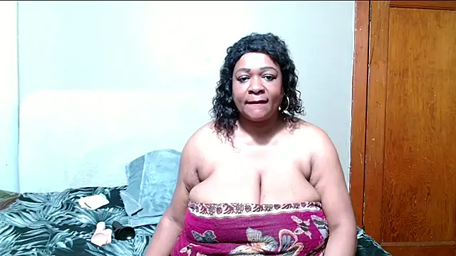 Snapshot of BUSTYQUEEN56_ chatting on July 14, 2026, 11:05 am BUSTYQUEEN56 online show from July 14, 2026, 11:05 am