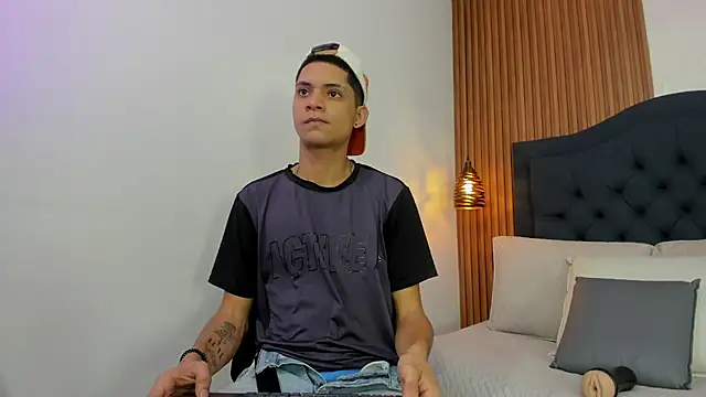 Axel marcus online show from May 4, 2026, 7:39 pm