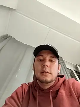 HugoEspada1 online show from April 17, 2026, 7:49 pm