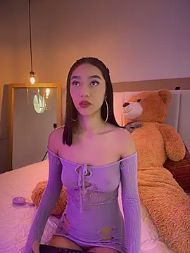 Iam Milly  online show from April 15, 2026, 8:31 pm