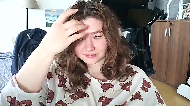 Snapshot of AmeliFoxi chatting on April 25, 2026, 8:17 am AmeliFoxi online show from April 25, 2026, 8:17 am