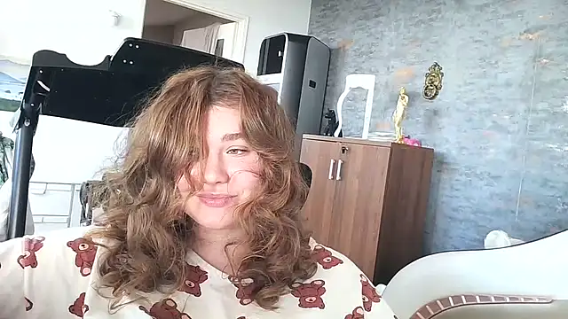 Snapshot of AmeliFoxi chatting on April 23, 2026, 10:55 am AmeliFoxi online show from April 23, 2026, 10:55 am