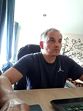 Snapshot of Piotr481 chatting on May 23, 2026, 2:27 pm Piotr481 online show from May 23, 2026, 2:27 pm