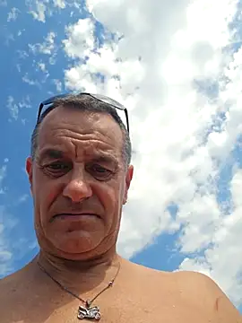 Snapshot of loulouferrari chatting on June 14, 2026, 3:46 pm loulouferrari online show from June 14, 2026, 3:46 pm