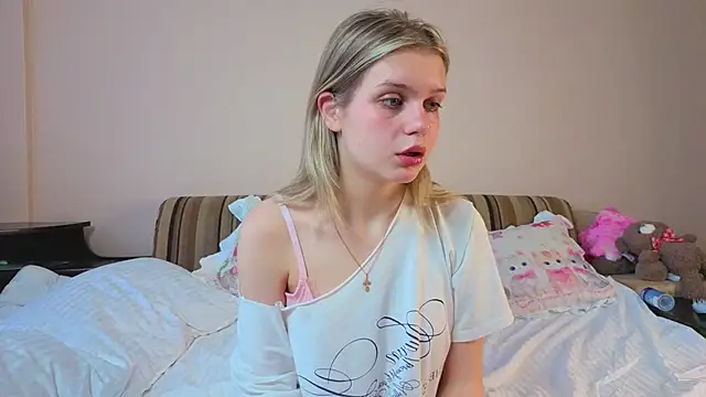 AliceAlways online show from May 8, 2026, 2:59 am