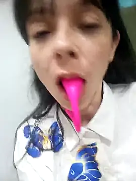 dulce loba online show from April 22, 2026, 3:19 pm