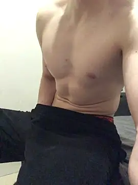 maxence 096 online show from April 18, 2026, 9:15 pm