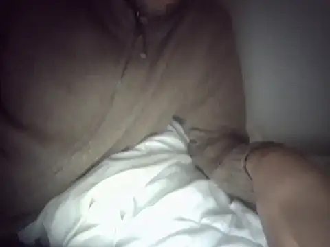 Snapshot of slmayn chatting on April 13, 2026, 7:45 am slmayn online show from April 13, 2026, 7:45 am