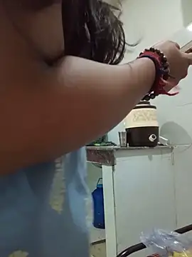 Anjali hot33 online show from May 20, 2026, 6:21 am