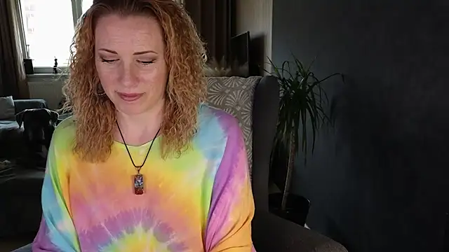 Sharon Red online show from June 3, 2026, 3:39 pm