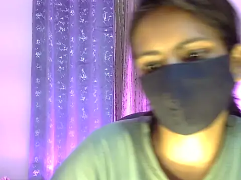 jiyasingh0 online show from May 10, 2026, 3:36 pm