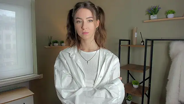 Peaches Peaches online show from April 16, 2026, 9:54 am